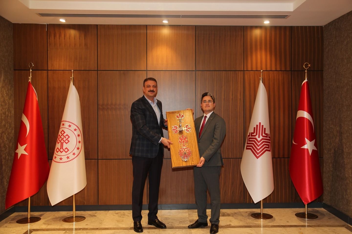 Kaymakam Arıkan’dan Vakıflar Genel Müdürü Aksu’ya Ziyaret